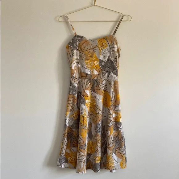 SOLD Cute summer yellow/grey floral mini dress - Picture 2 of 7